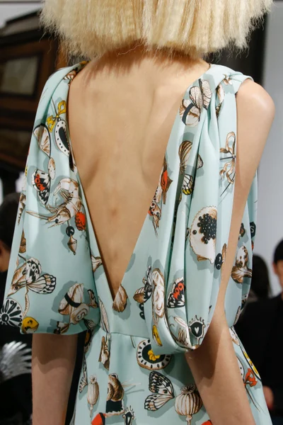 Look 50